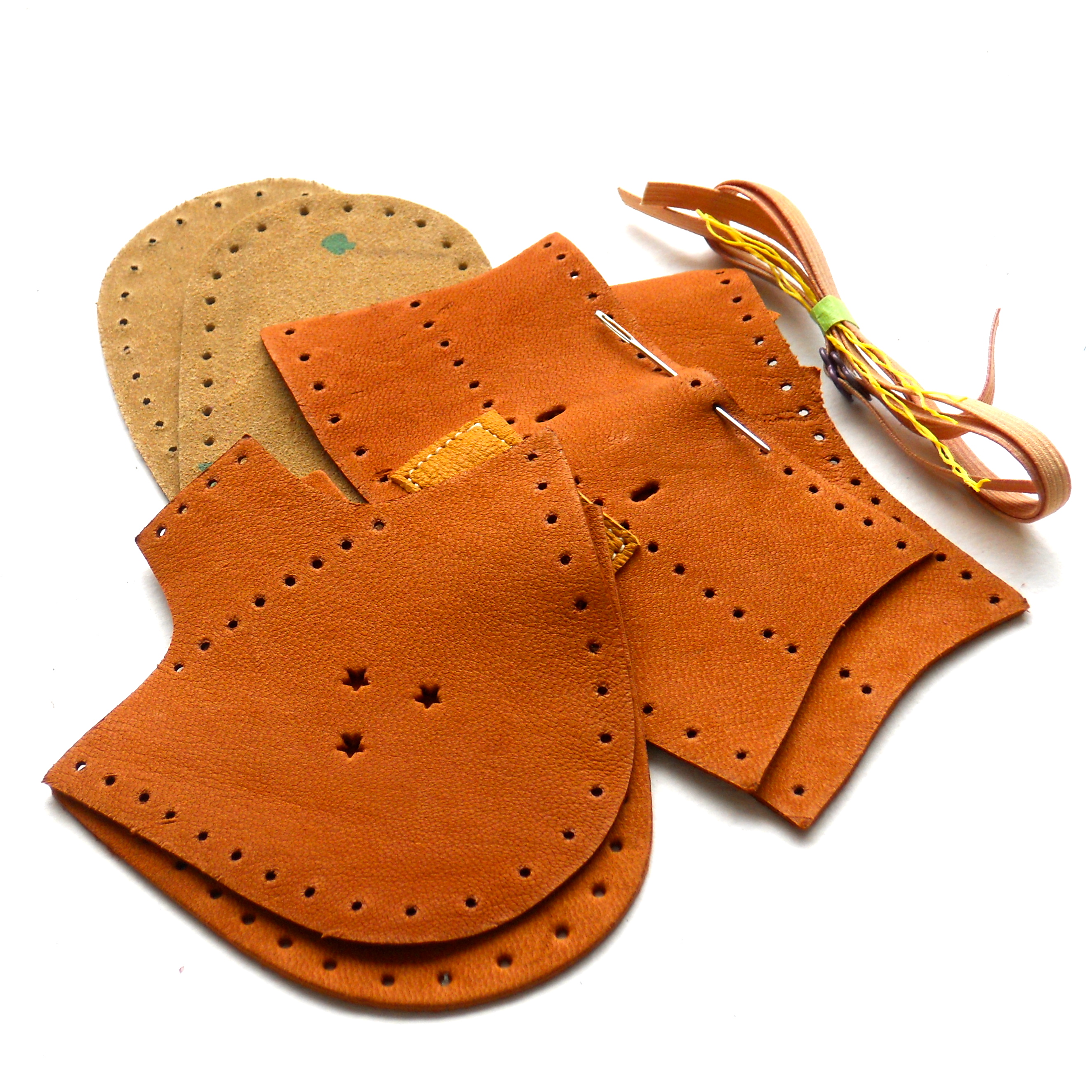 "First Footsteps" kit for making toddler shoes - pumpkin vegetable-tanned leather - Image 3